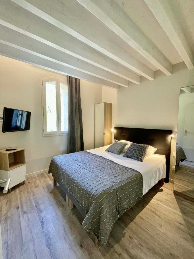 Hotel Estelou Sommières Kültér fotó