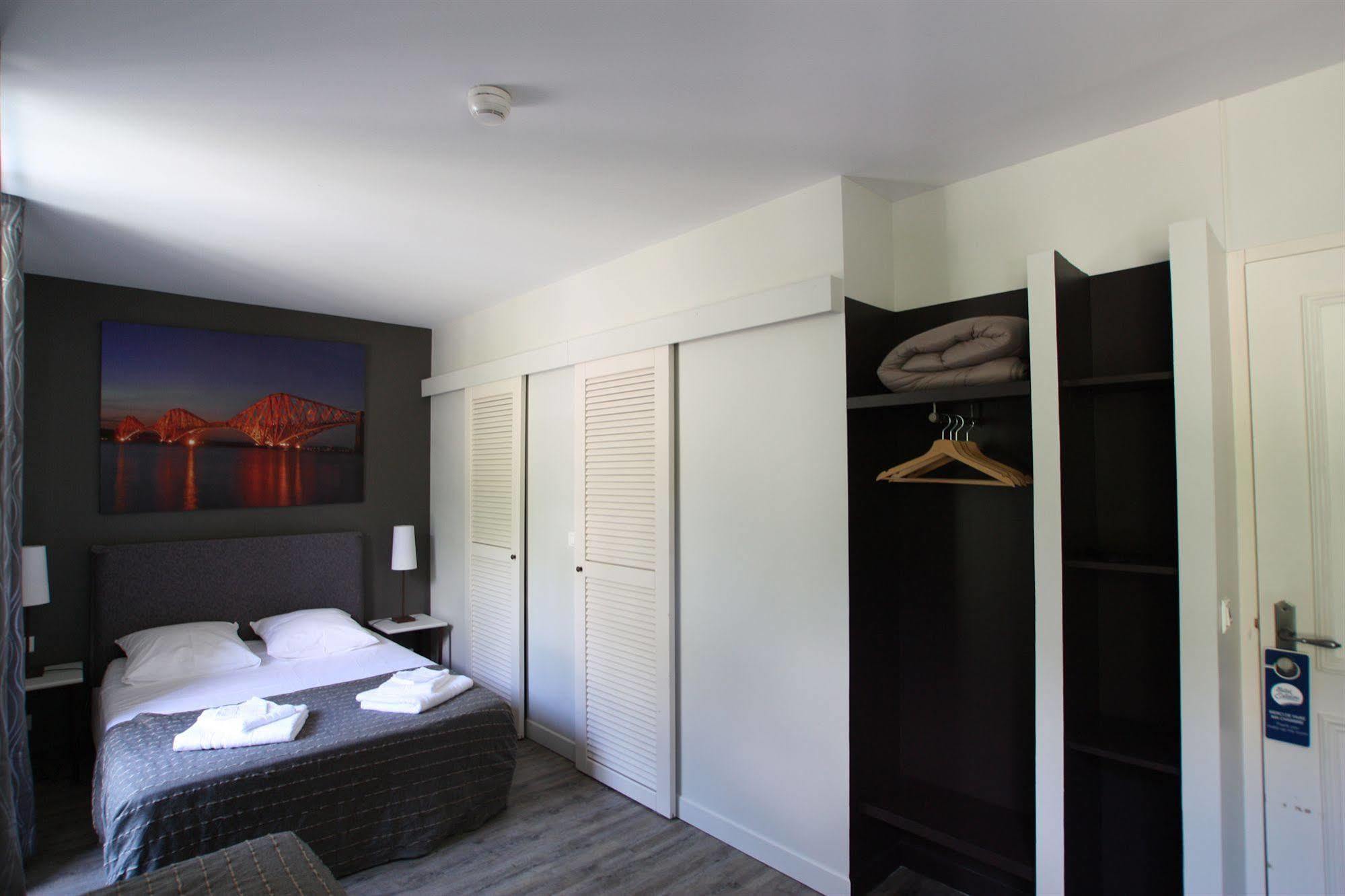 Hotel Estelou Sommières Kültér fotó